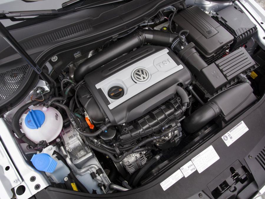  Volkswagen Passat CC 2012 года  (US) (фото 8 из 16)